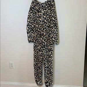 Fun, comfy, adult hooded onesie! Leopard/ cheetah